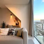 Molo Roof: Stylish Marina View Penthouse In Apartment *