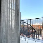 Apartment Molo Roof: Stylish Marina View Penthouse In