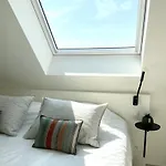 Molo Roof: Stylish Marina View Penthouse In Apartment *